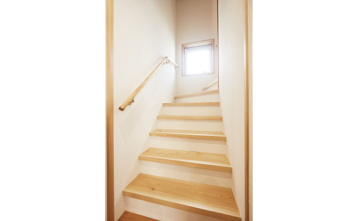 徳田工務店 【37.1坪/宮城県産材78.5％使用】ゆとりと開放感、遊び心も散りばめた「ヴィンテージ」テイストの家の建築実例画像7