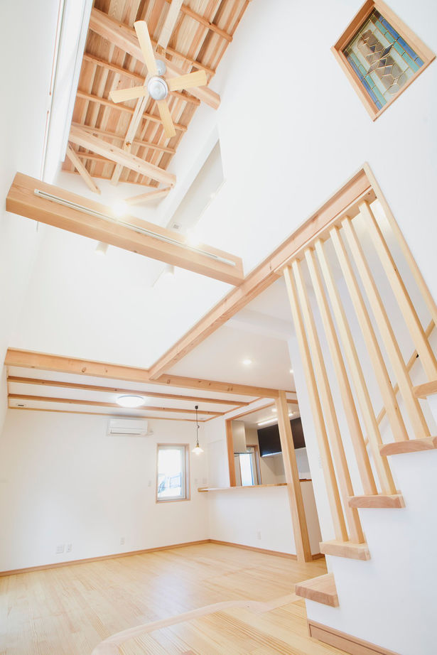 徳田工務店 【間取図有｜2500～2999万円｜4LDK＋小上がり｜小屋裏収納｜ZEH】木の温かみに包まれたフリーデザインの家の建築実例画像2