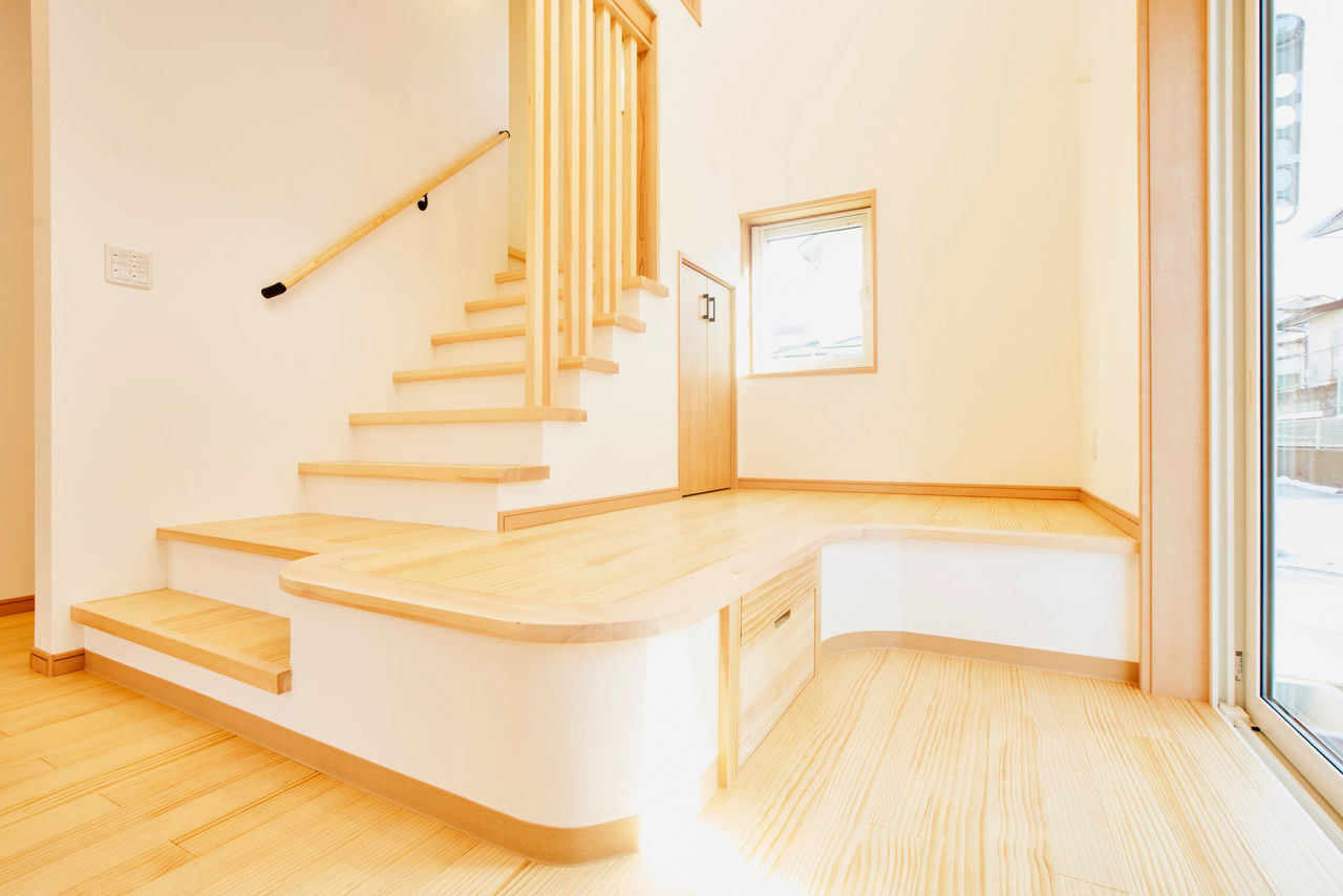 徳田工務店 【間取図有｜2500～2999万円｜4LDK＋小上がり｜小屋裏収納｜ZEH】木の温かみに包まれたフリーデザインの家の建築実例画像4