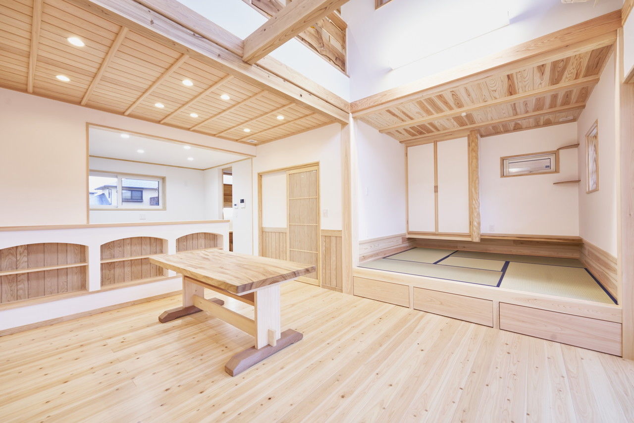 徳田工務店 【41坪｜ボルダリングウォール｜小上がり和室｜ZEH】木の温もりと遊び心が織りなす和モダンな家の建築実例画像2