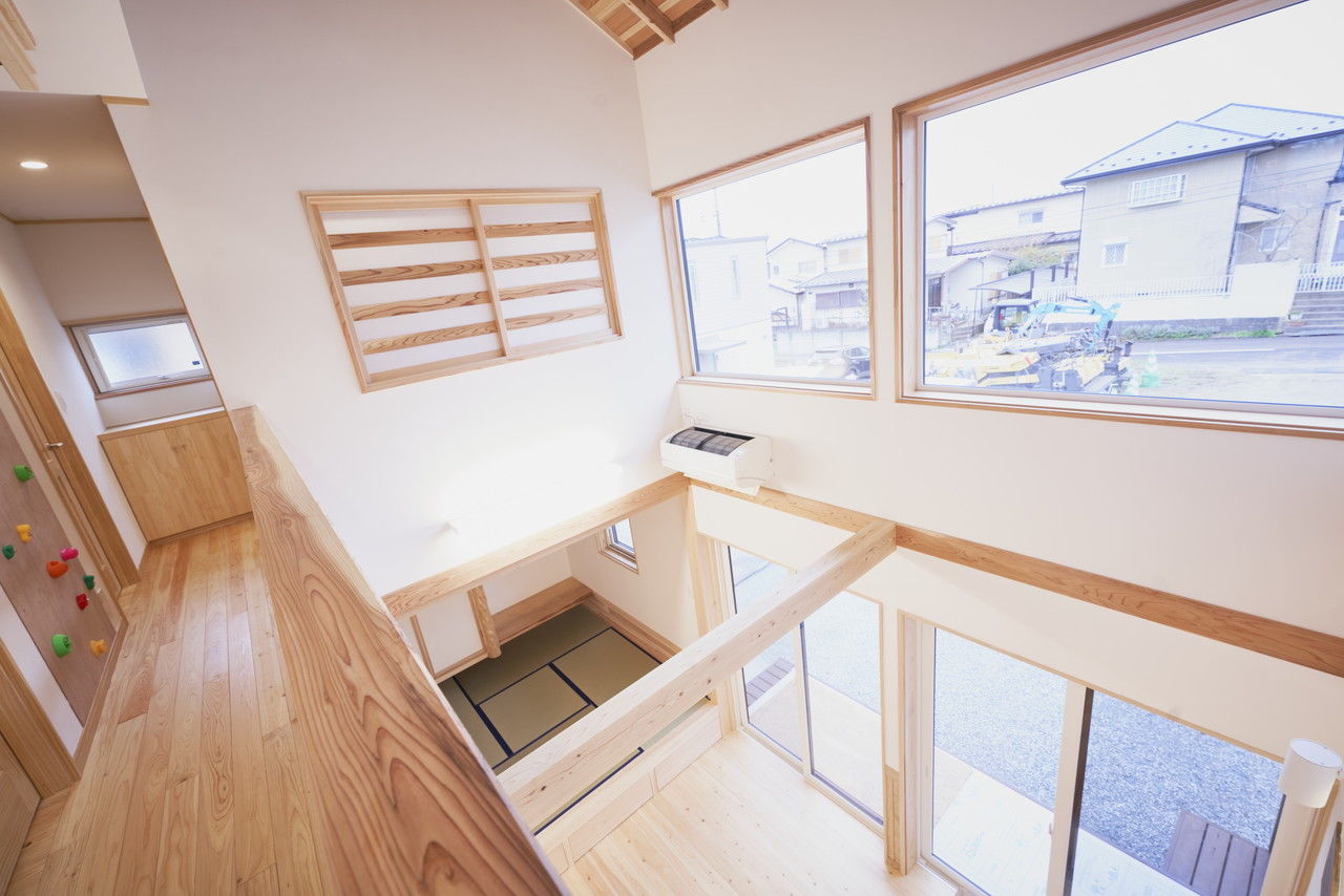 徳田工務店 【41坪｜ボルダリングウォール｜小上がり和室｜ZEH】木の温もりと遊び心が織りなす和モダンな家の建築実例画像6