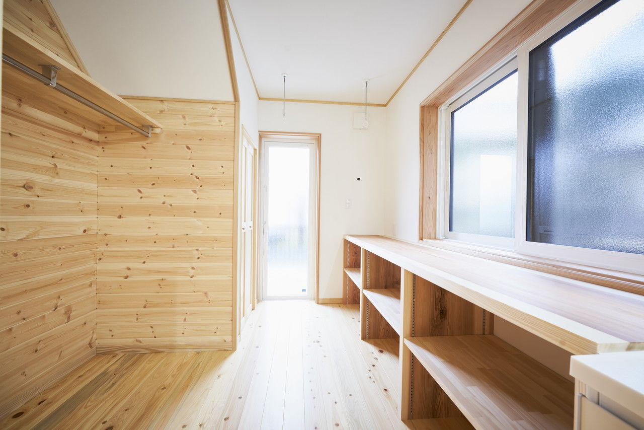 徳田工務店 【41坪｜ボルダリングウォール｜小上がり和室｜ZEH】木の温もりと遊び心が織りなす和モダンな家の建築実例画像8