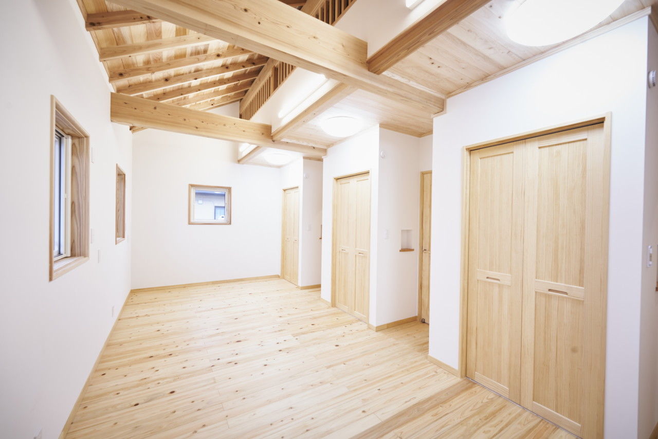 徳田工務店 【41坪｜ボルダリングウォール｜小上がり和室｜ZEH】木の温もりと遊び心が織りなす和モダンな家の建築実例画像9