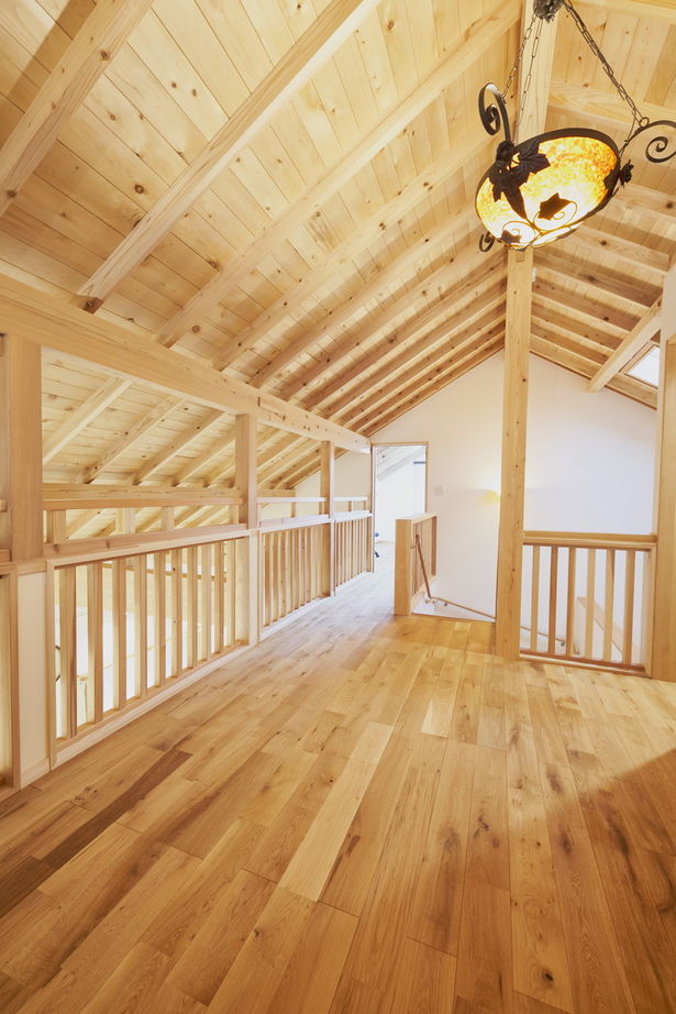 徳田工務店 【間取図有｜2500～2999万円｜太陽光発電｜庭園風のアプローチ】木の空間に音楽が心地よく響く平屋風の家の建築実例画像3