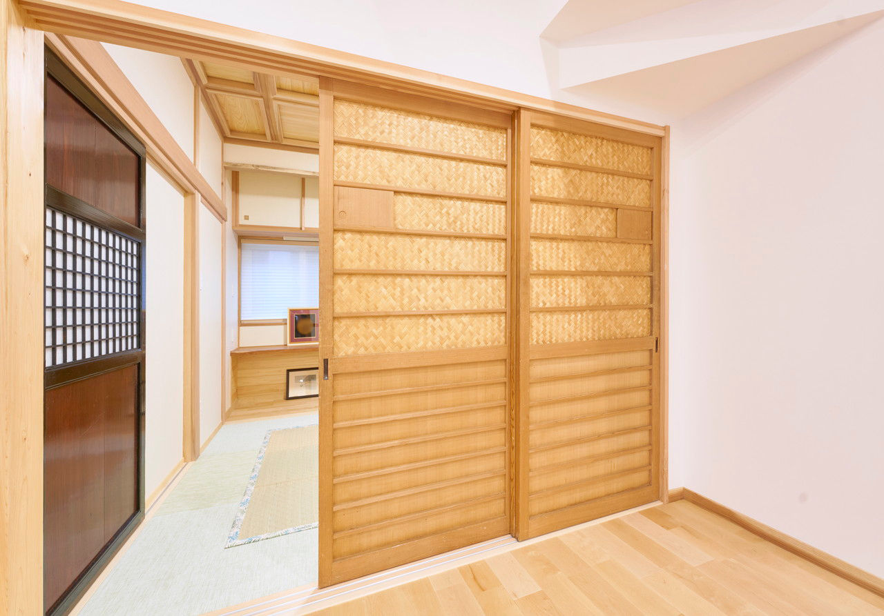 徳田工務店 【間取図有｜2500～2999万円｜太陽光発電｜庭園風のアプローチ】木の空間に音楽が心地よく響く平屋風の家の建築実例画像4