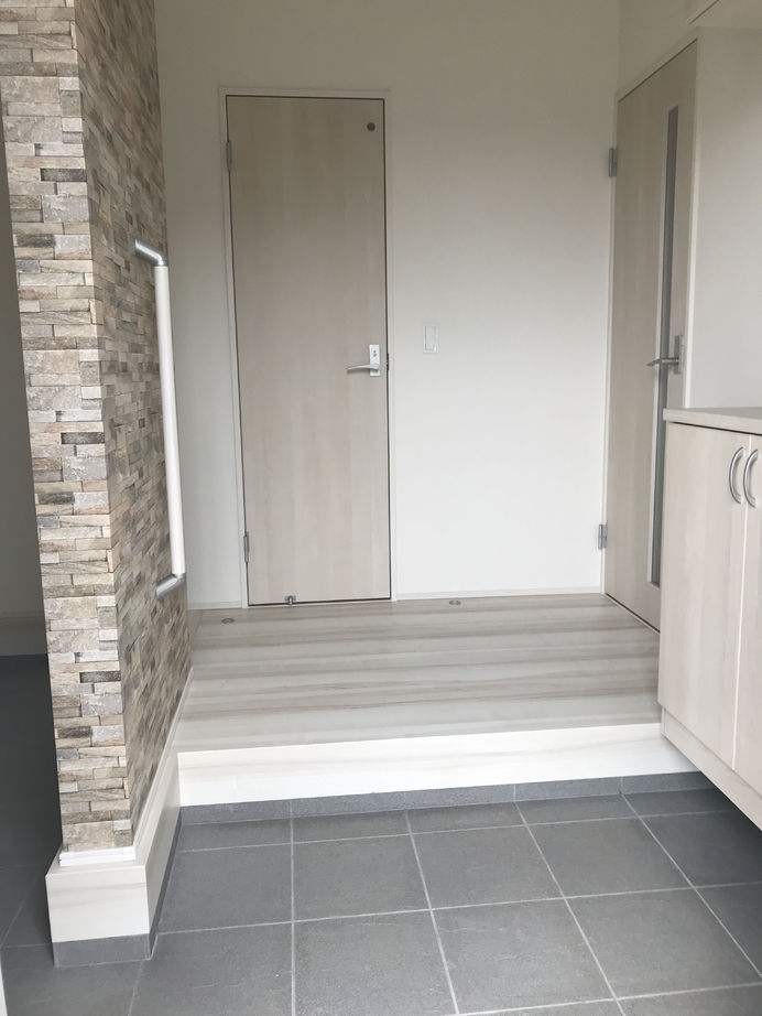 アイディホーム 【1300万円／間取図有／家事ラク動線】約44坪の敷地に駐車3台分を確保しつつ広々としたリビングを実現の建築実例画像4