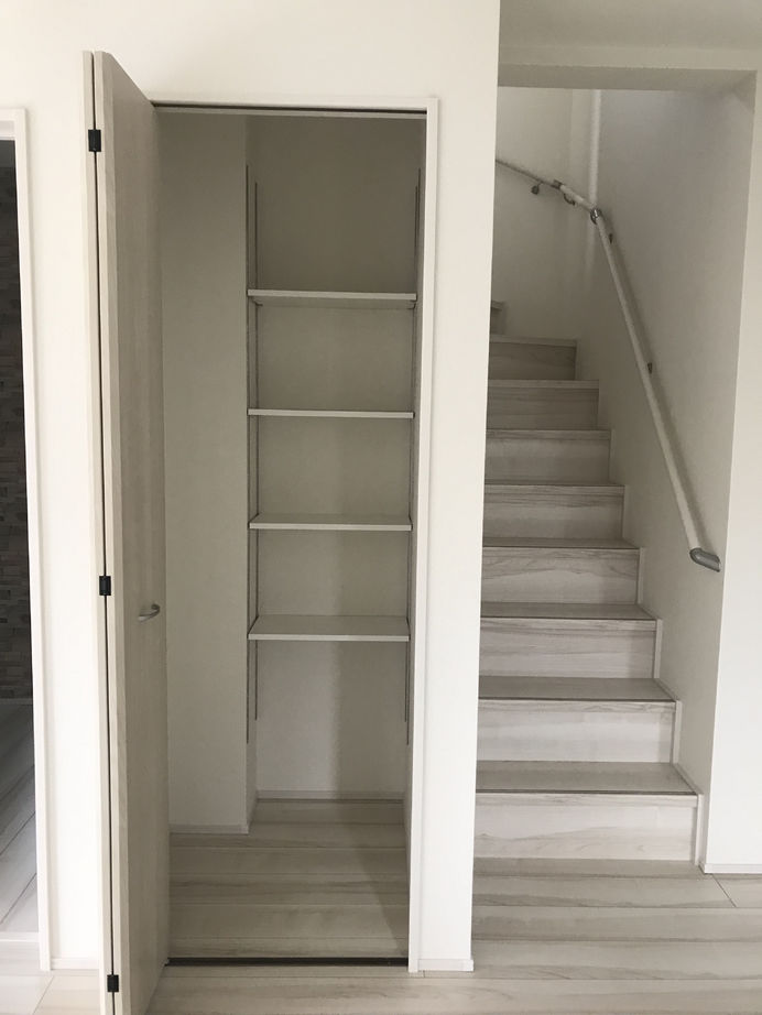 アイディホーム 【1300万円／間取図有／家事ラク動線】約44坪の敷地に駐車3台分を確保しつつ広々としたリビングを実現の建築実例画像5