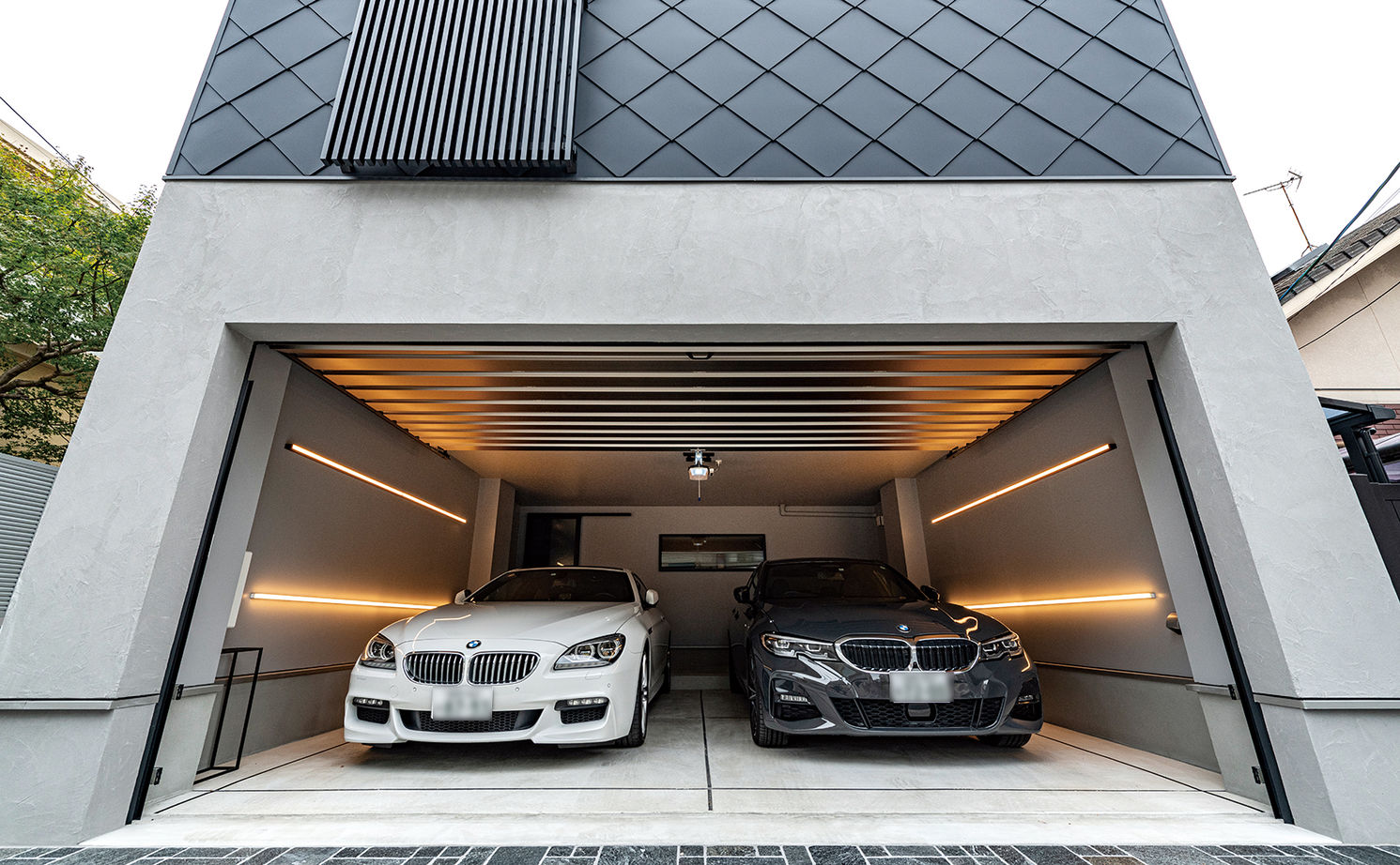 アイディホーム 【ビルトインガレージ・屋上・インナーバルコニー・2階LDK】ゲストを招くラグジュアリー空間の建築実例画像2