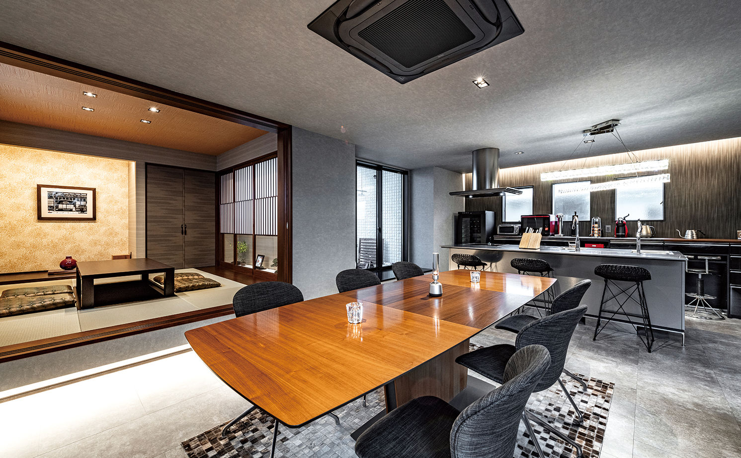 アイディホーム 【ビルトインガレージ・屋上・インナーバルコニー・2階LDK】ゲストを招くラグジュアリー空間の建築実例画像4