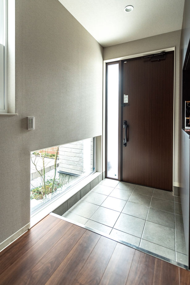 SAI建築社 【2000～2499万円】外からの視線から家族を守り、通風・採光とプライバシーを確保した中庭のある家の建築実例画像3