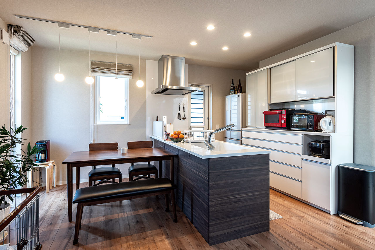 SAI建築社 【2000～2499万円】外からの視線から家族を守り、通風・採光とプライバシーを確保した中庭のある家の建築実例画像8