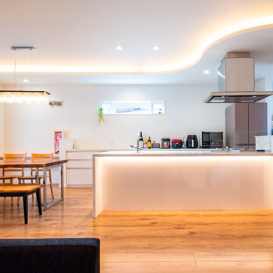 ネクストイノベーション 【2000万円台/インナーガレージ/スキップフロア/間取り図あり】“モダン”と“かわ いい”をＭＩＸした家の建築実例画像2