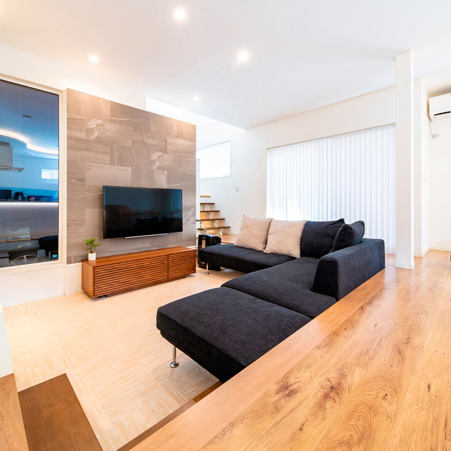 ネクストイノベーション 【2000万円台/インナーガレージ/スキップフロア/間取り図あり】“モダン”と“かわ いい”をＭＩＸした家の建築実例画像3