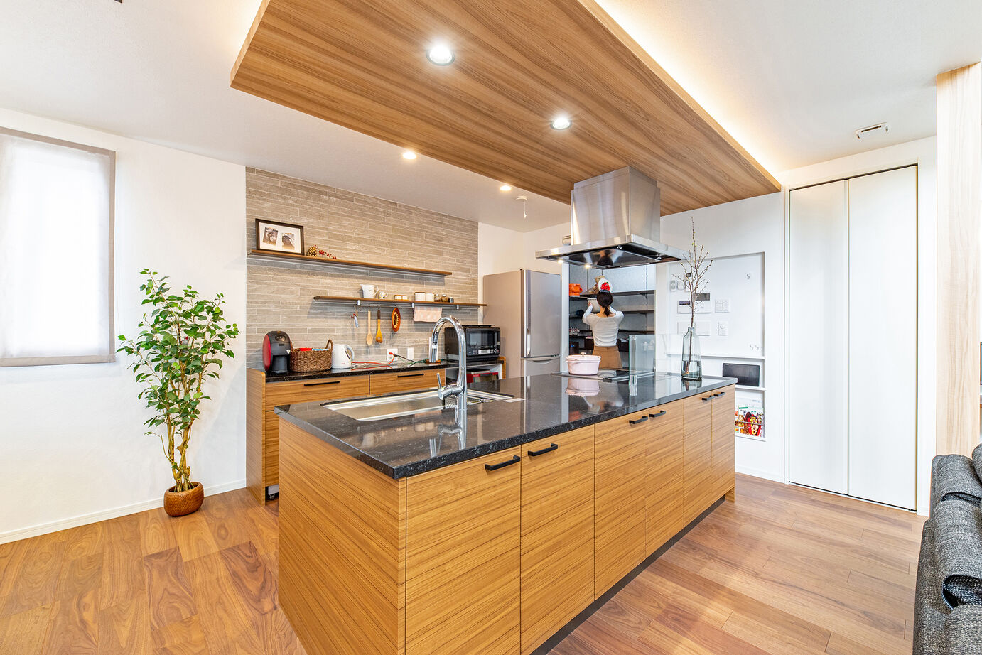 ネクストイノベーション 【30坪台/ナチュラルモダン】デザインと間取りにこだわり。ワイワイ楽しめるアイランドキッチンのある家の建築実例画像5