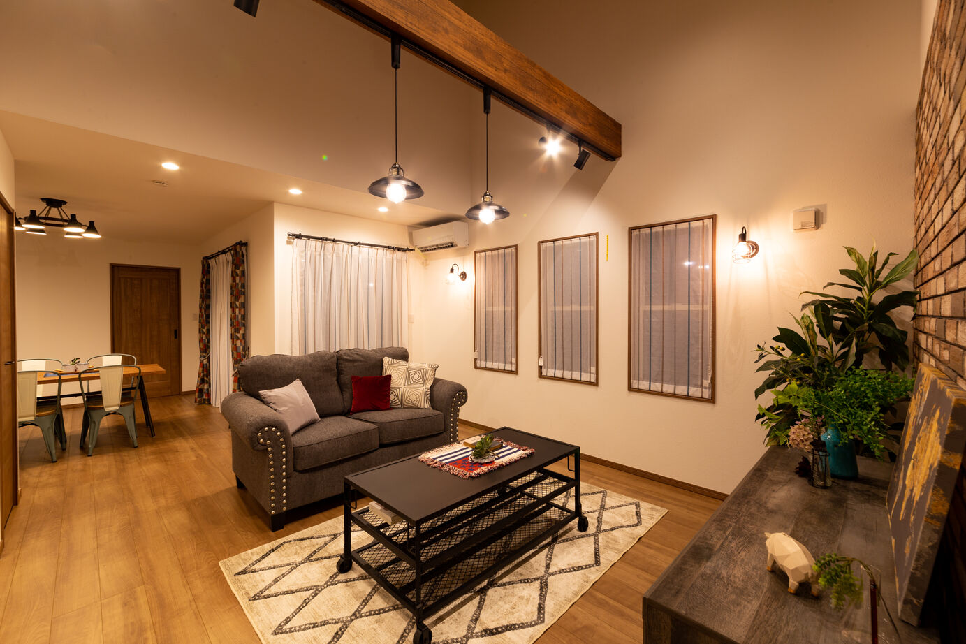 ネクストイノベーション 【2000万円台/平屋/アメリカンスタイル/20坪台/間取り図あり】海がよく似合う、 心地よい大屋根の住まいの建築実例画像3