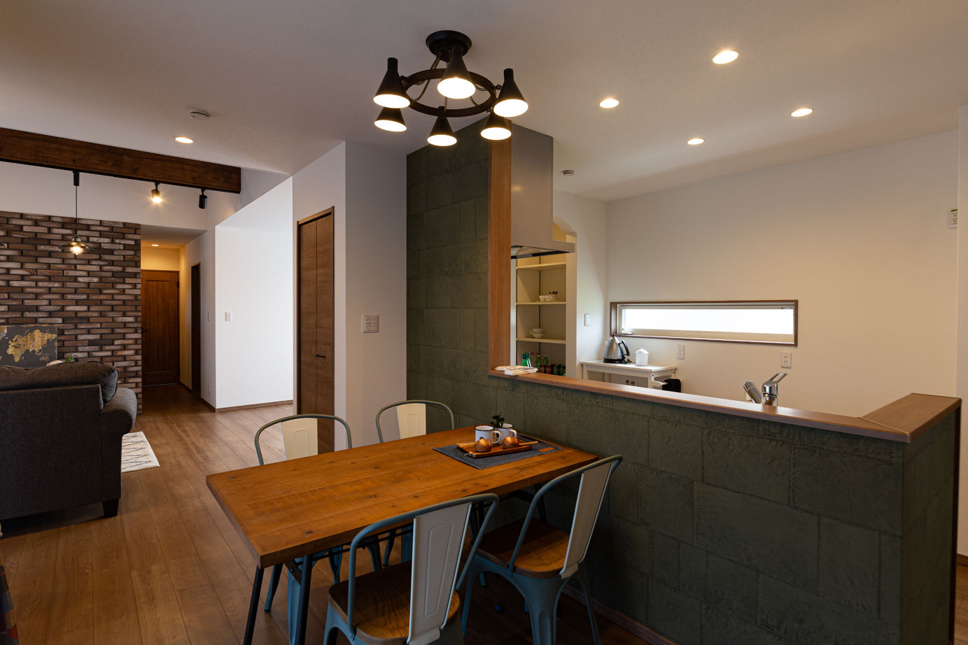 ネクストイノベーション 【2000万円台/平屋/アメリカンスタイル/20坪台/間取り図あり】海がよく似合う、 心地よい大屋根の住まいの建築実例画像6