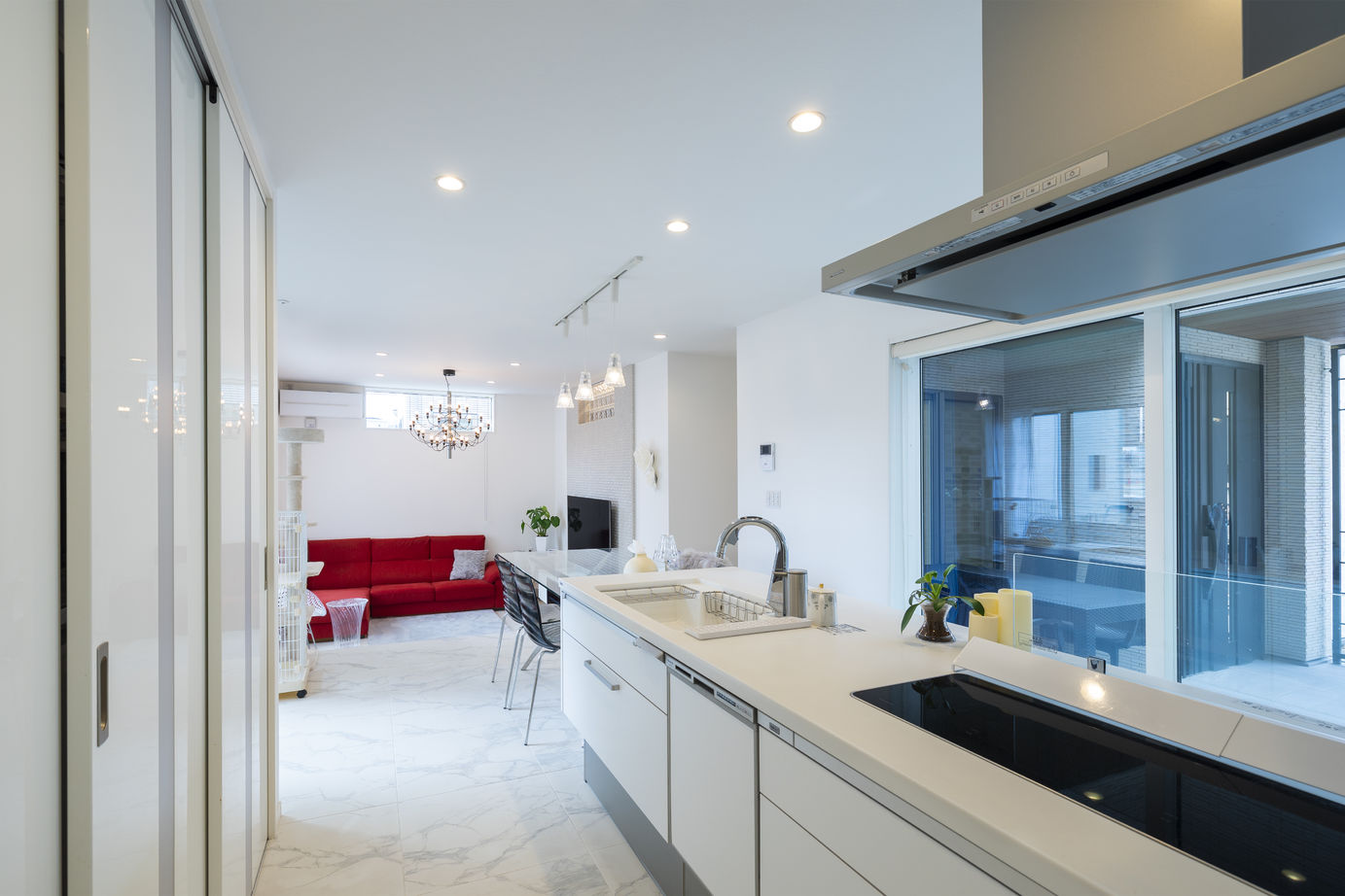 ネクストイノベーション 【愛知県/4000万円以上/50坪台/二世帯住宅/間取り掲載中】アイアンの門扉とその先に広がる中庭。想いを形にの建築実例画像8