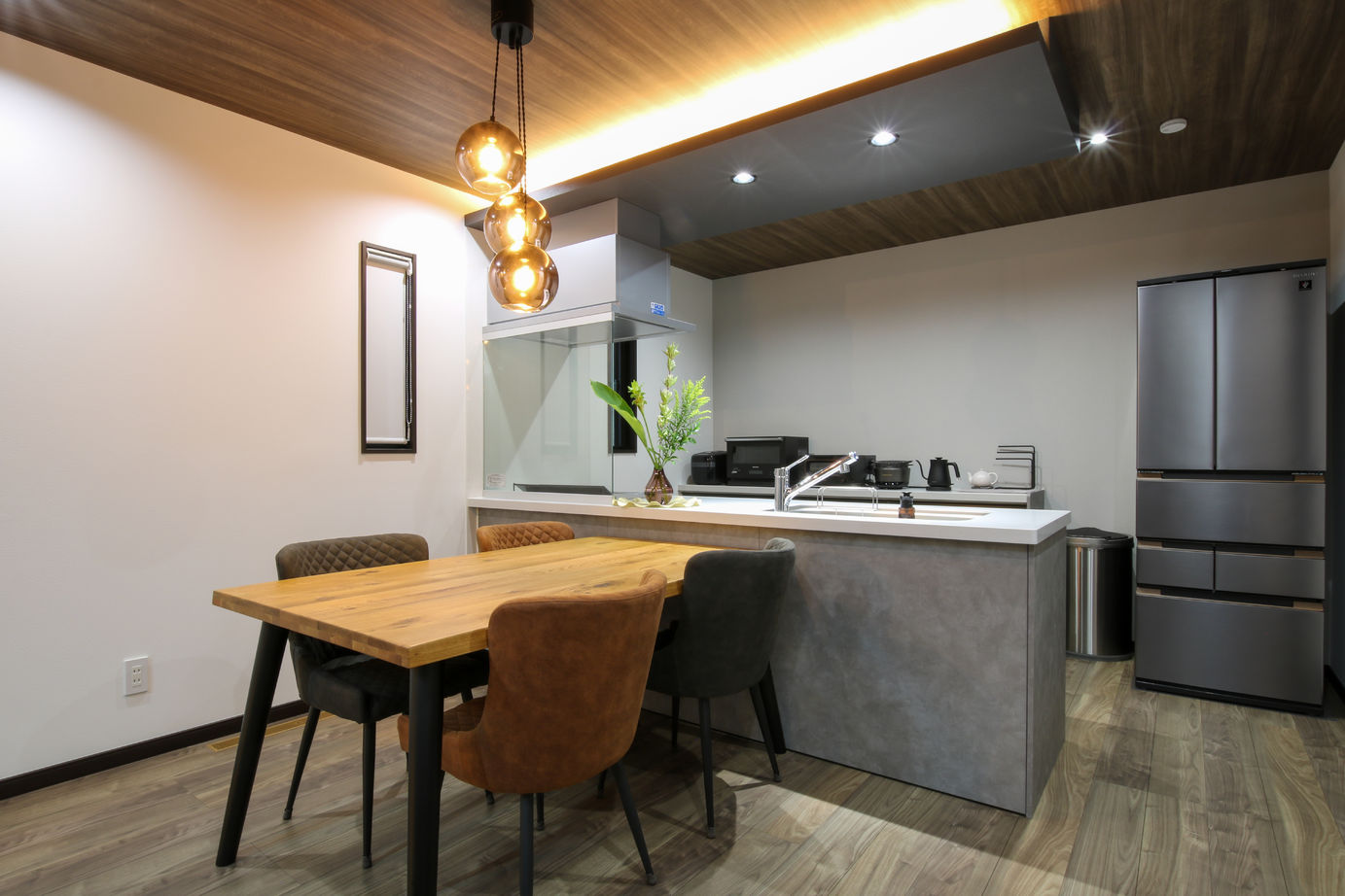 ネクストイノベーション 【2000万円台/30坪台/間取り掲載中/ピアノ室】吹き抜けの空間でも快適そのもの。クール＆モダンデザインの建築実例画像4