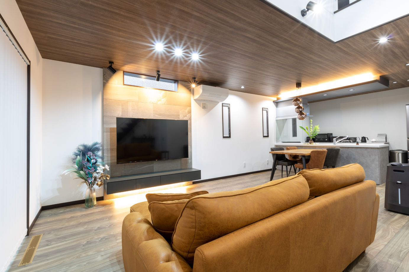 ネクストイノベーション 【2000万円台/30坪台/間取り掲載中/ピアノ室】吹き抜けの空間でも快適そのもの。クール＆モダンデザインの建築実例画像6