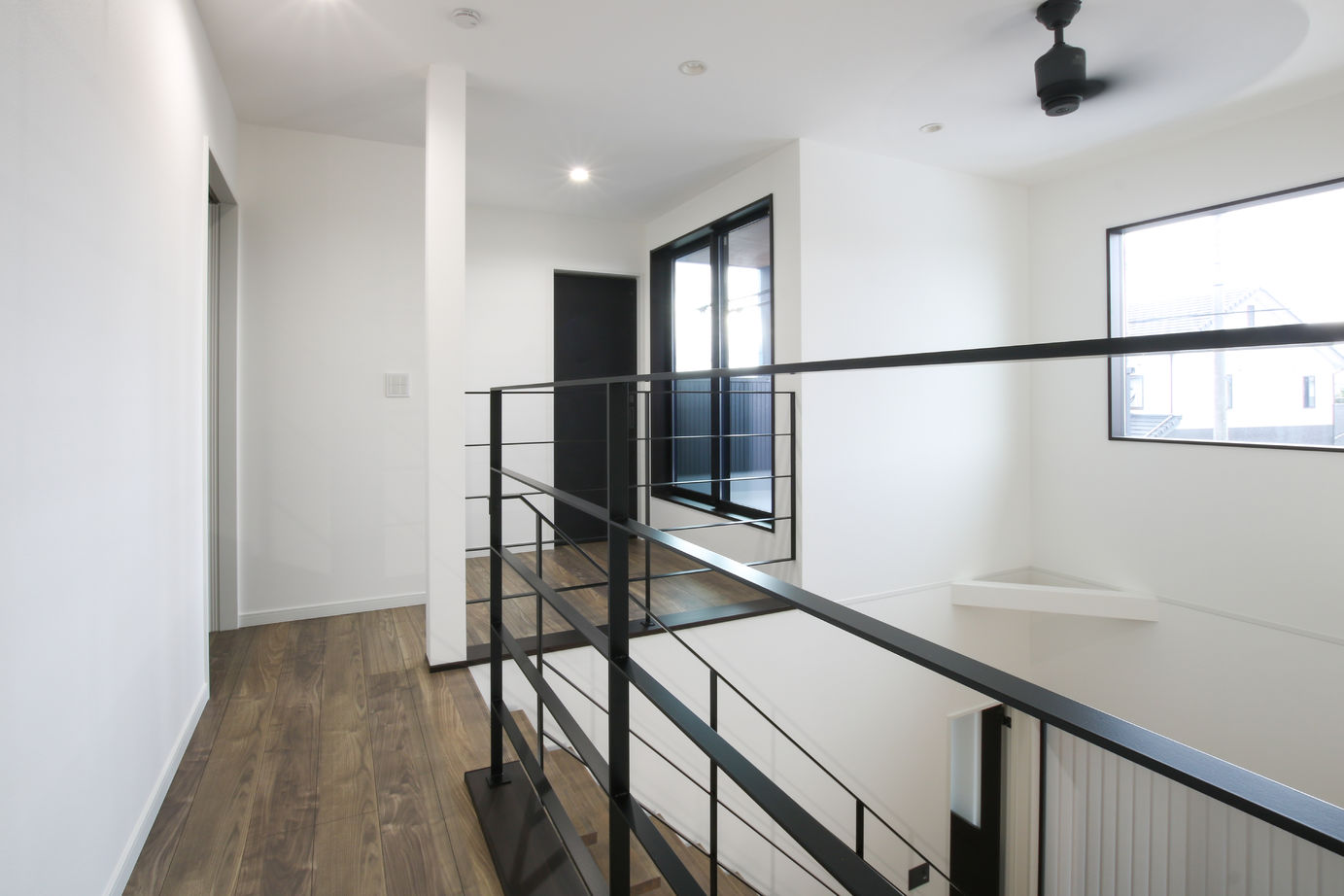 ネクストイノベーション 【2000万円台/30坪台/間取り掲載中/ピアノ室】吹き抜けの空間でも快適そのもの。クール＆モダンデザインの建築実例画像7