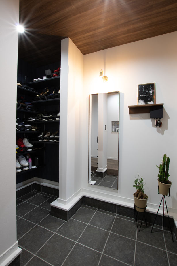 ネクストイノベーション 【2000万円台/30坪台/間取り掲載中/ピアノ室】吹き抜けの空間でも快適そのもの。クール＆モダンデザインの建築実例画像12