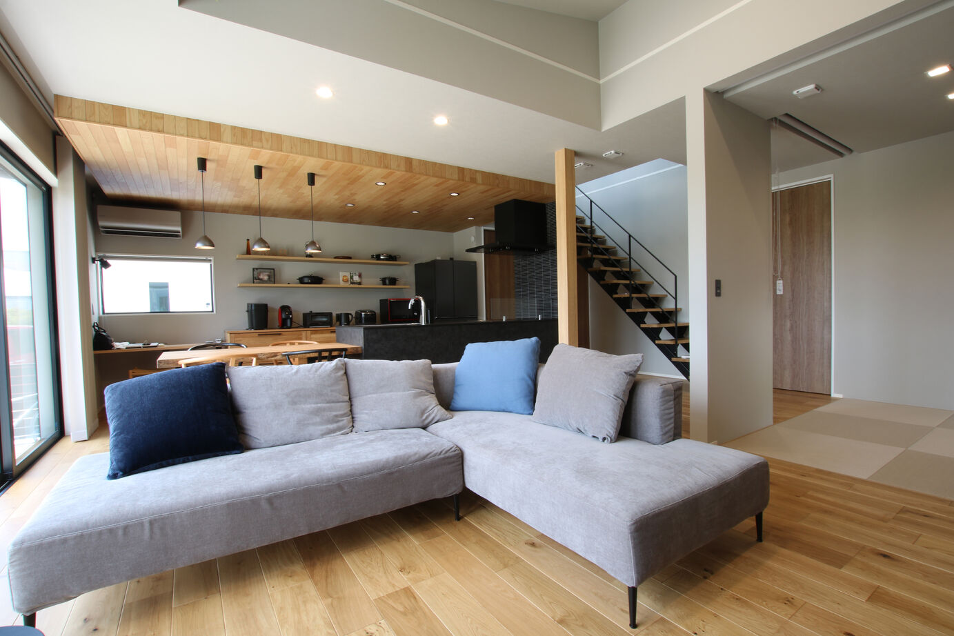 ネクストイノベーション 【2000万円台/40坪台/間取り掲載中/勾配天井】まるでワンフロアのような、平屋スタイルで暮らすの建築実例画像3