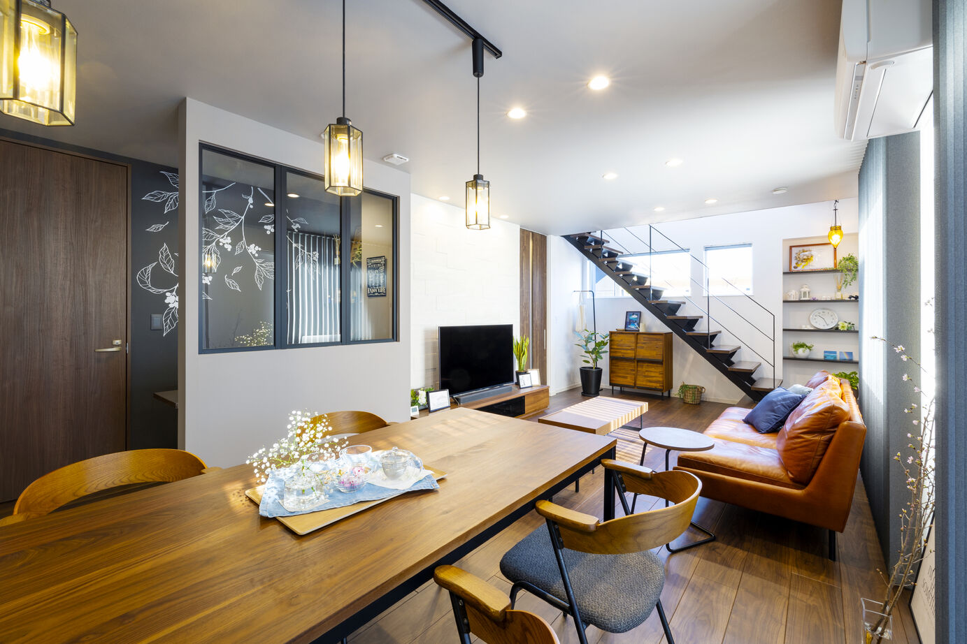 ネクストイノベーション 【2000万円台/30坪台/間取り掲載中/屋上】カフェスタイルの寛ぎ空間に、憧れのホームオフィスをの建築実例画像2