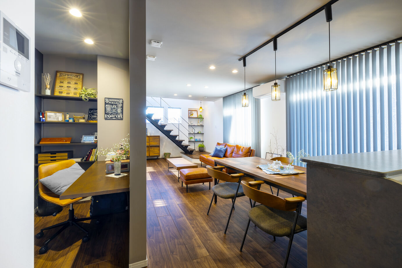 ネクストイノベーション 【2000万円台/30坪台/間取り掲載中/屋上】カフェスタイルの寛ぎ空間に、憧れのホームオフィスをの建築実例画像4