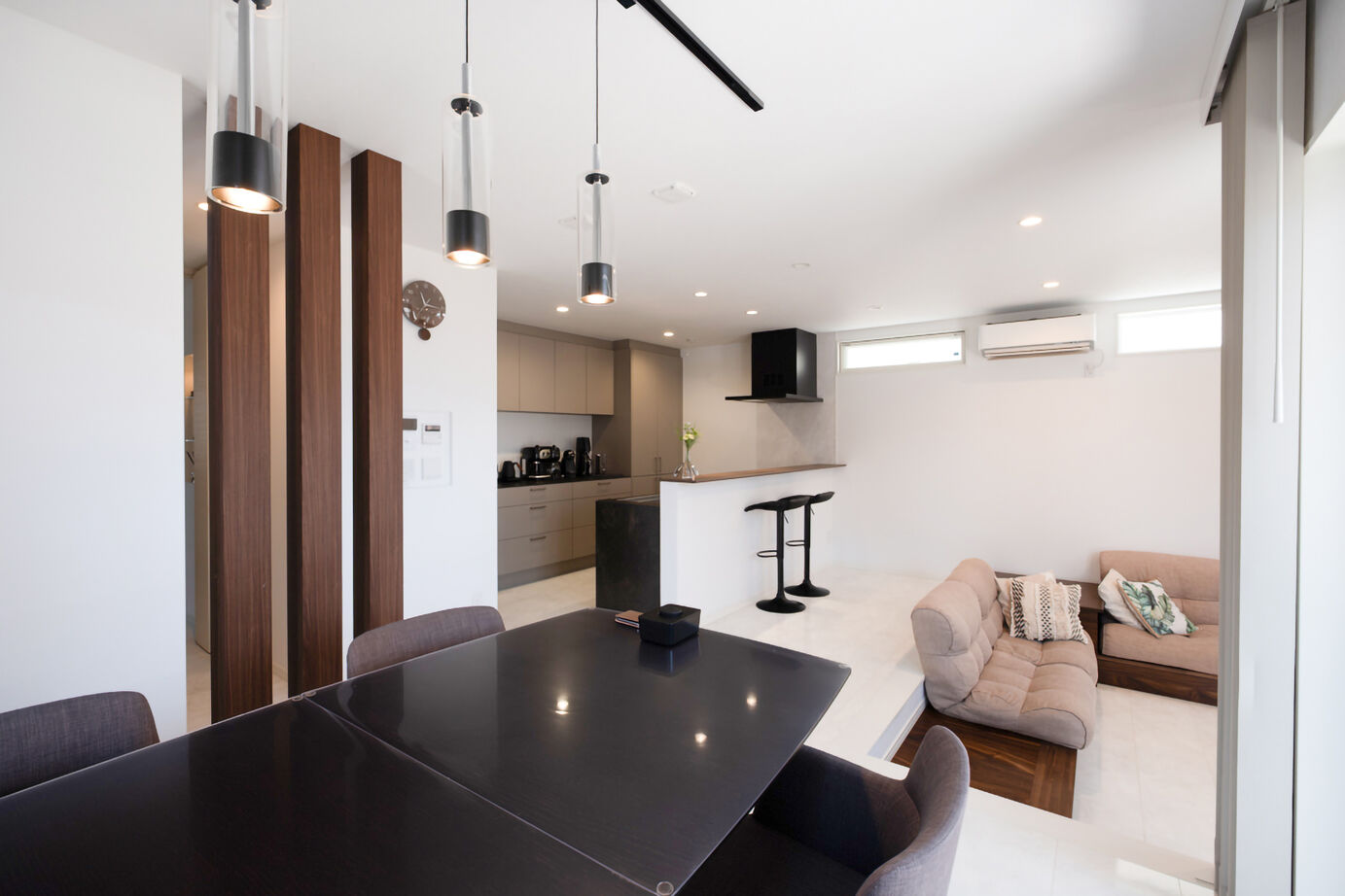 ネクストイノベーション 【2000万円台/40坪台】暮らしやすさとデザイン性を兼ね備えた、理想を叶えるダウンリビングの住まいの建築実例画像4