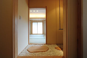 木ごころホーム　中西木材住宅事業部 【3000万円台】家族のコミュニケーションが深まる、福井の杉や珪藻土など自然素材に囲まれた和モダンの家の建築実例画像3