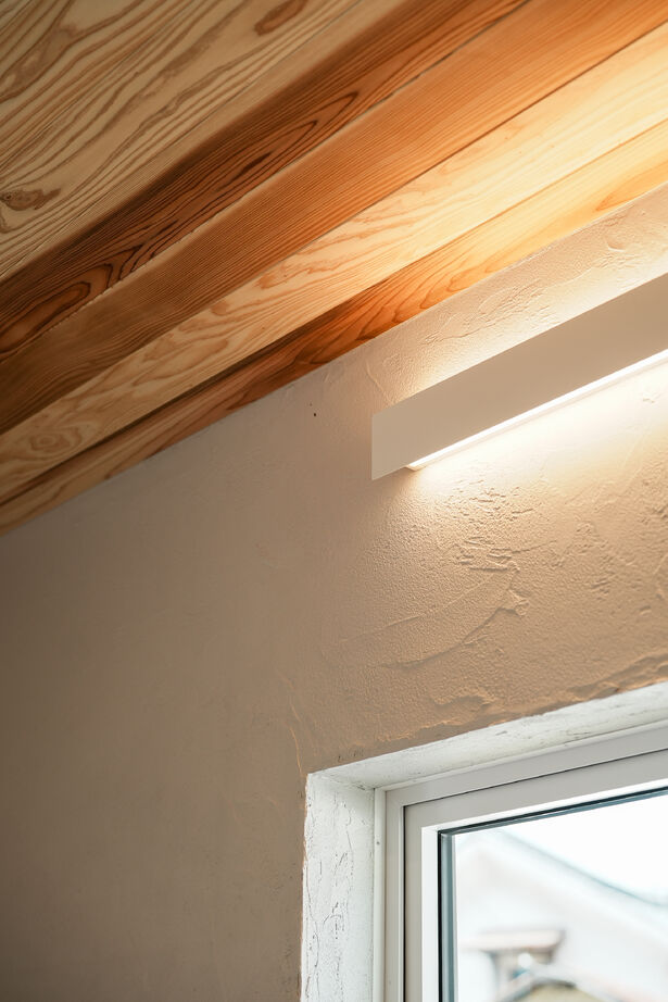 木ごころホーム　中西木材住宅事業部 【2700万円台/31.27坪/越前市】木の温もりあふれる杉の勾配天井と収納・動線が調和する平屋風住宅の建築実例画像2