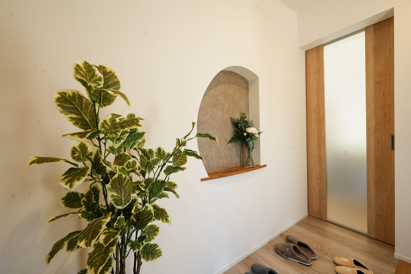 木ごころホーム　中西木材住宅事業部 【2700万円台/31.27坪/越前市】木の温もりあふれる杉の勾配天井と収納・動線が調和する平屋風住宅の建築実例画像8