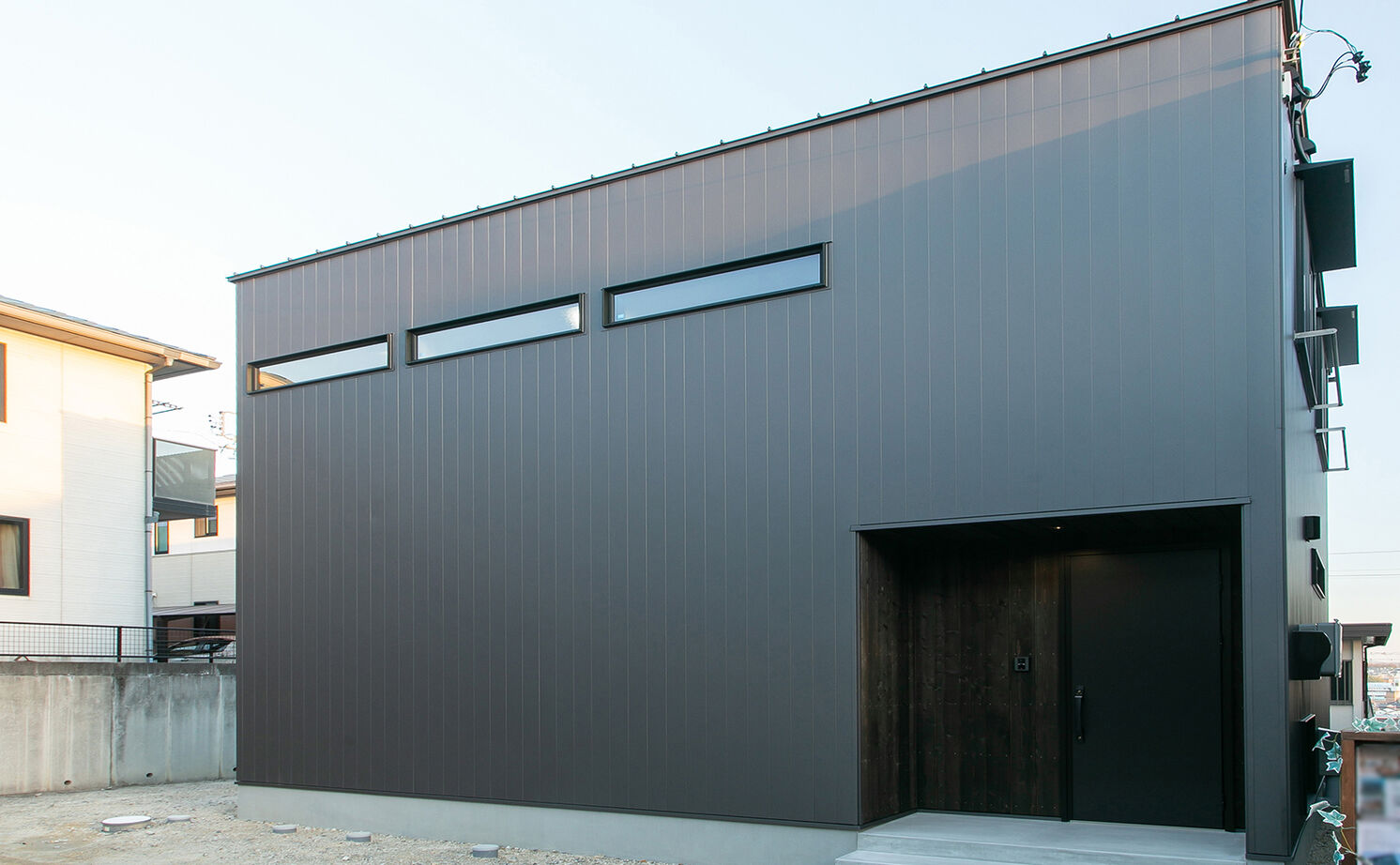 HOME CRAFT（ホームクラフト） 【愛知県｜30坪未満の２階建て】料理好き夫妻が建てた土間とスケルトン階段のある人の集まる家の建築実例画像2