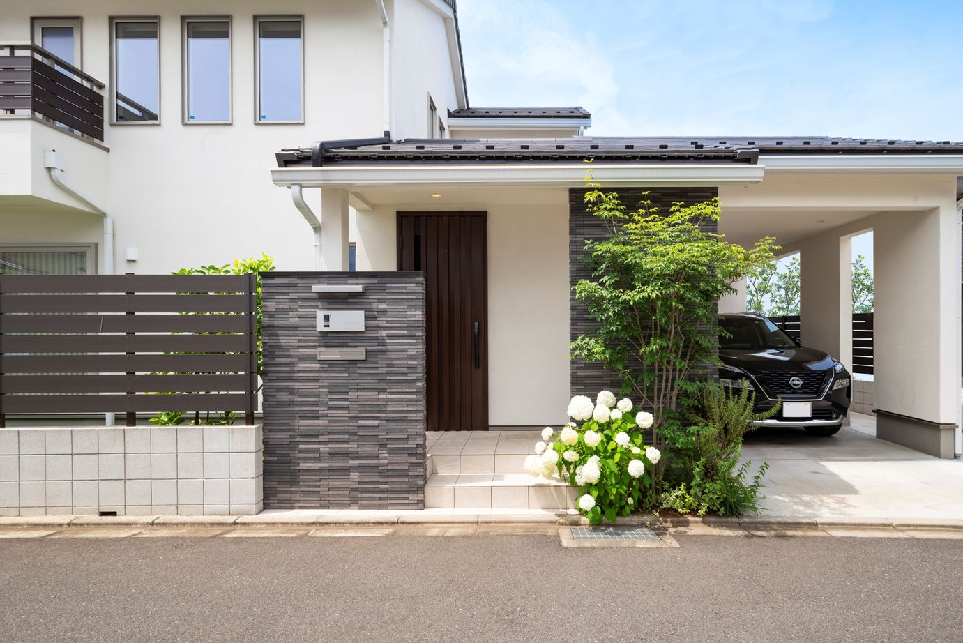 SOLE LIVING（相模原・町田・八王子） 【神奈川県｜ガレージ｜中庭】コーディネーターとデザインする機能的でおしゃれな自然素材の家の建築実例画像3