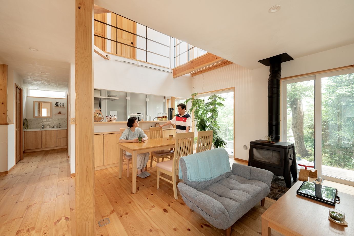 SOLE LIVING（相模原・町田・八王子） 【東京都｜4LDK+ロフト｜薪ストーブ】眺望に回遊動線もこだわりに応える設計力と自然にかこまれる家の建築実例画像3