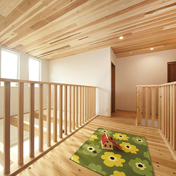 木と漆喰 十津川の家 高槻・池田住宅展示場 【1900万円/間取り図有り/兵庫県川西市】十津川村産直の木とスイス漆喰で建てた、子どもの笑顔が弾ける家の建築実例画像3