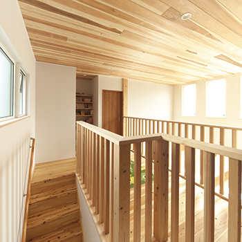 木と漆喰 十津川の家 高槻・池田住宅展示場 【1900万円/間取り図有り/兵庫県川西市】十津川村産直の木とスイス漆喰で建てた、子どもの笑顔が弾ける家の建築実例画像4
