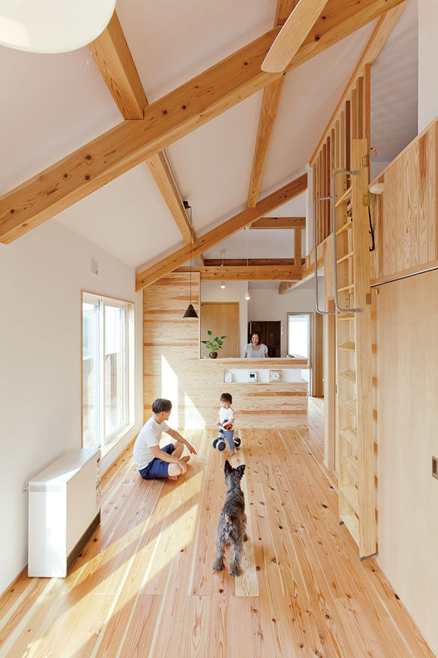 木と漆喰 十津川の家 高槻・池田住宅展示場 【1000万円台／間取り有り／東大阪市】広い縁側や土間のある「木と漆喰」の家。家族が集う広々空間の家の建築実例画像2