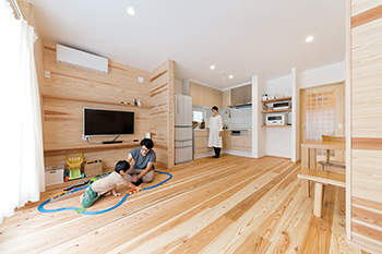 木と漆喰 十津川の家 高槻・池田住宅展示場 【1726万円／間取り図有り／高槻市】北摂・約16坪の狭小地に建てた3階建て「木と漆喰」自然素材の家の建築実例画像2