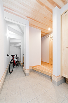 木と漆喰 十津川の家 高槻・池田住宅展示場 【1726万円／間取り図有り／高槻市】北摂・約16坪の狭小地に建てた3階建て「木と漆喰」自然素材の家の建築実例画像5