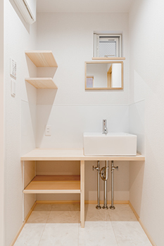 木と漆喰 十津川の家 高槻・池田住宅展示場 【1726万円／間取り図有り／高槻市】北摂・約16坪の狭小地に建てた3階建て「木と漆喰」自然素材の家の建築実例画像6