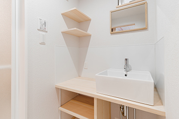 木と漆喰 十津川の家 高槻・池田住宅展示場 【1726万円／間取り図有り／高槻市】北摂・約16坪の狭小地に建てた3階建て「木と漆喰」自然素材の家の建築実例画像7