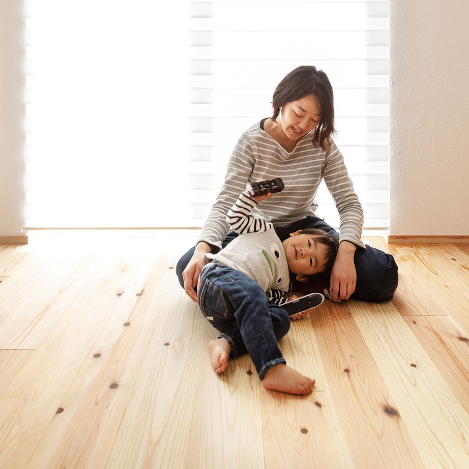 木と漆喰 十津川の家 高槻・池田住宅展示場 【1830万円/豊能郡/間取り図有り】太陽光発電+蓄電池込！子育て共働き夫婦の、家事ラク＆災害に備える家の建築実例画像2