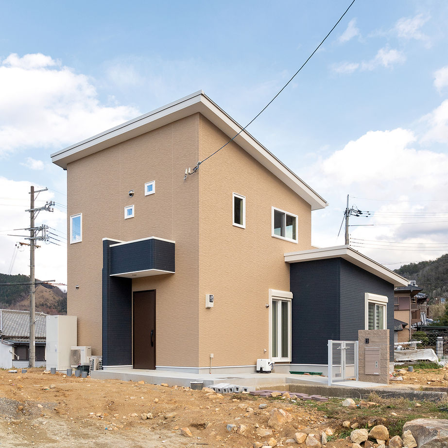 木と漆喰 十津川の家 高槻・池田住宅展示場 【1830万円/豊能郡/間取り図有り】太陽光発電+蓄電池込！子育て共働き夫婦の、家事ラク＆災害に備える家の建築実例画像3