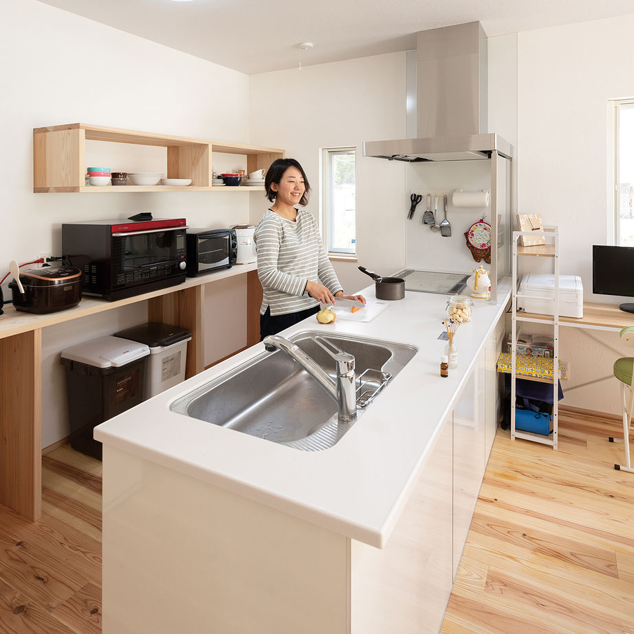 木と漆喰 十津川の家 高槻・池田住宅展示場 【1830万円/豊能郡/間取り図有り】太陽光発電+蓄電池込！子育て共働き夫婦の、家事ラク＆災害に備える家の建築実例画像5