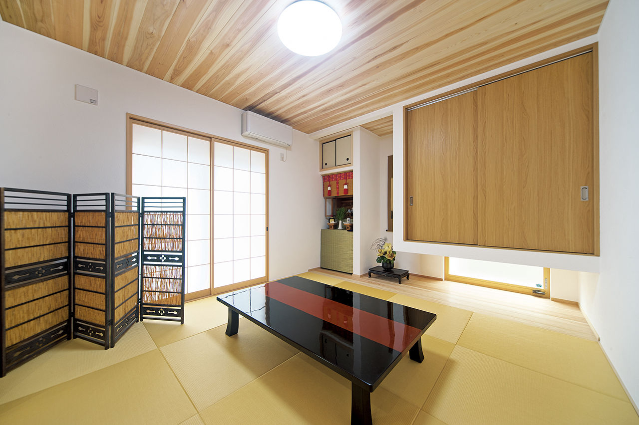 木と漆喰 十津川の家 高槻・池田住宅展示場 【2300万円/間取り有り/摂津市】国産の木とスイス漆喰で北摂・駅近で建て替える　高齢の母や愛犬と暮らす家の建築実例画像3