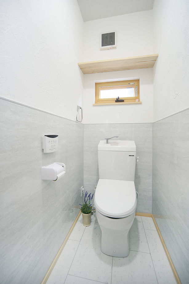 木と漆喰 十津川の家 高槻・池田住宅展示場 【2300万円/間取り有り/摂津市】国産の木とスイス漆喰で北摂・駅近で建て替える　高齢の母や愛犬と暮らす家の建築実例画像10