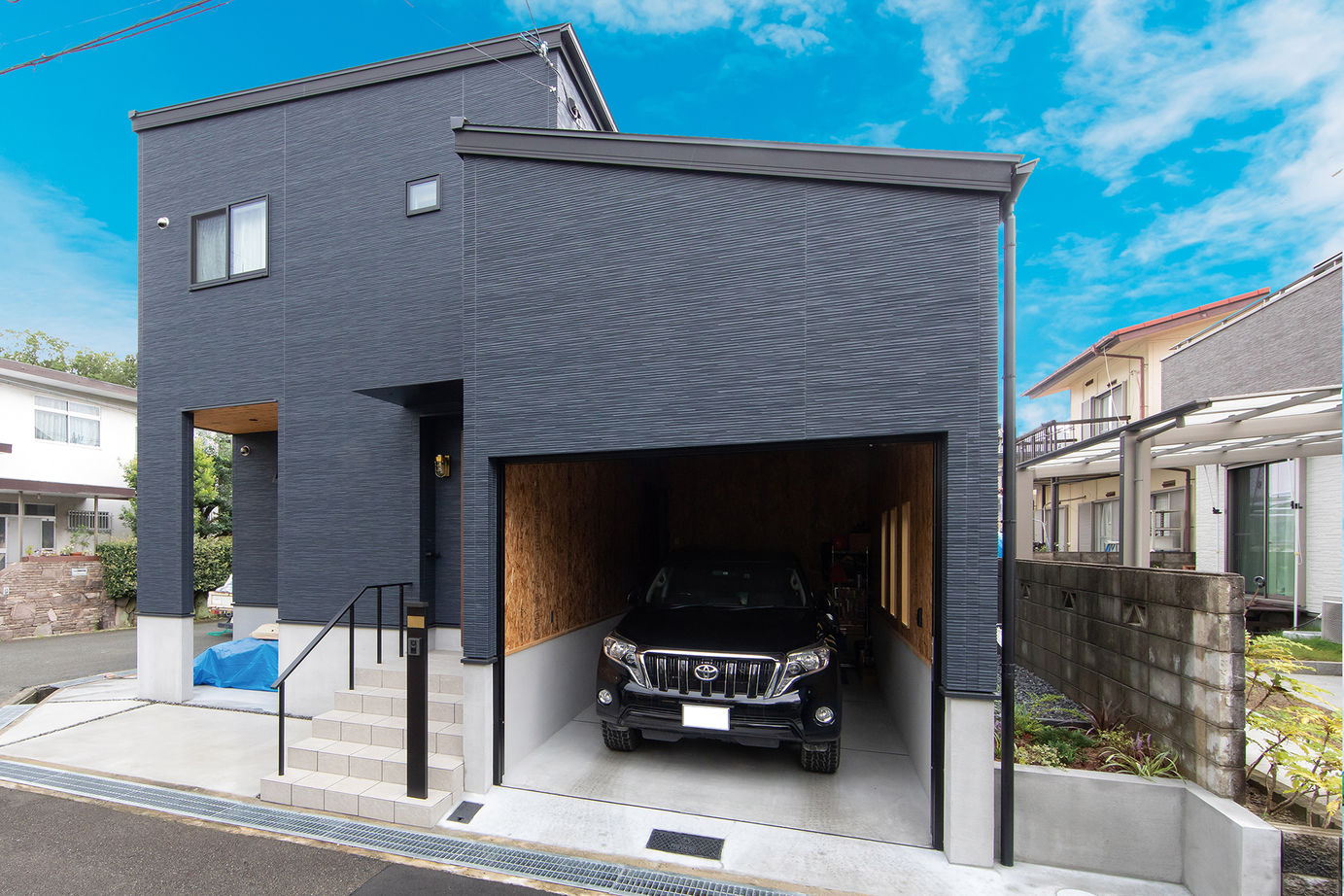 木と漆喰 十津川の家 高槻・池田住宅展示場 【2000万円台／池田市／間取り図有り】木とスイス漆喰でつくった、趣味と暮らしを楽しむガレージハウスの建築実例画像2