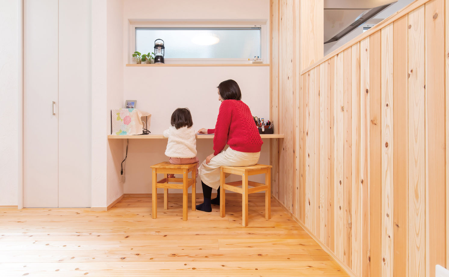 木と漆喰 十津川の家 高槻・池田住宅展示場 【2000万円台/間取り図有り/枚方市】触れると温かい。幸せになれる。家族の健康を考えて選んだ木と漆喰の家の建築実例画像2