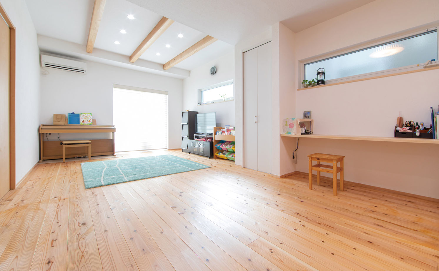 木と漆喰 十津川の家 高槻・池田住宅展示場 【2000万円台/間取り図有り/枚方市】触れると温かい。幸せになれる。家族の健康を考えて選んだ木と漆喰の家の建築実例画像3